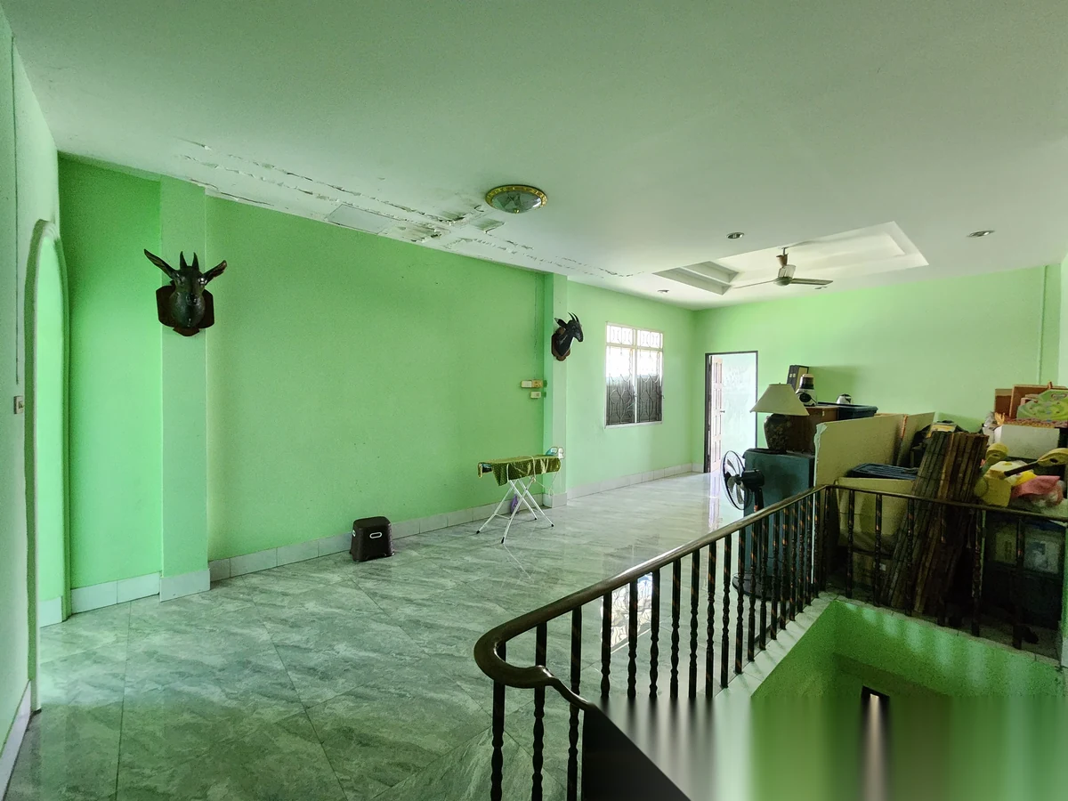 4 Bedroom Townhouse for sale · Choeng Thale — photo 2