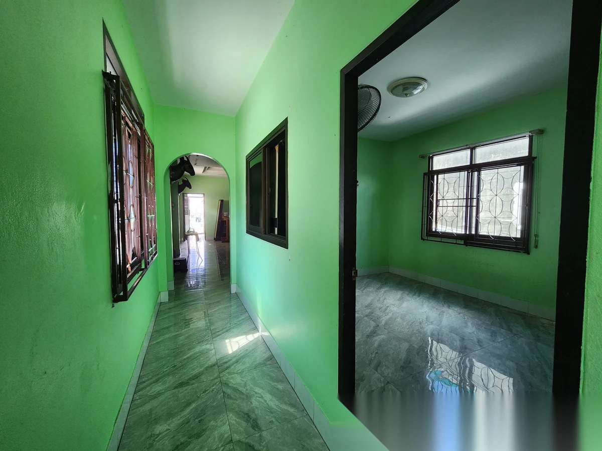 4 Bedroom Townhouse for sale · Choeng Thale — photo 4