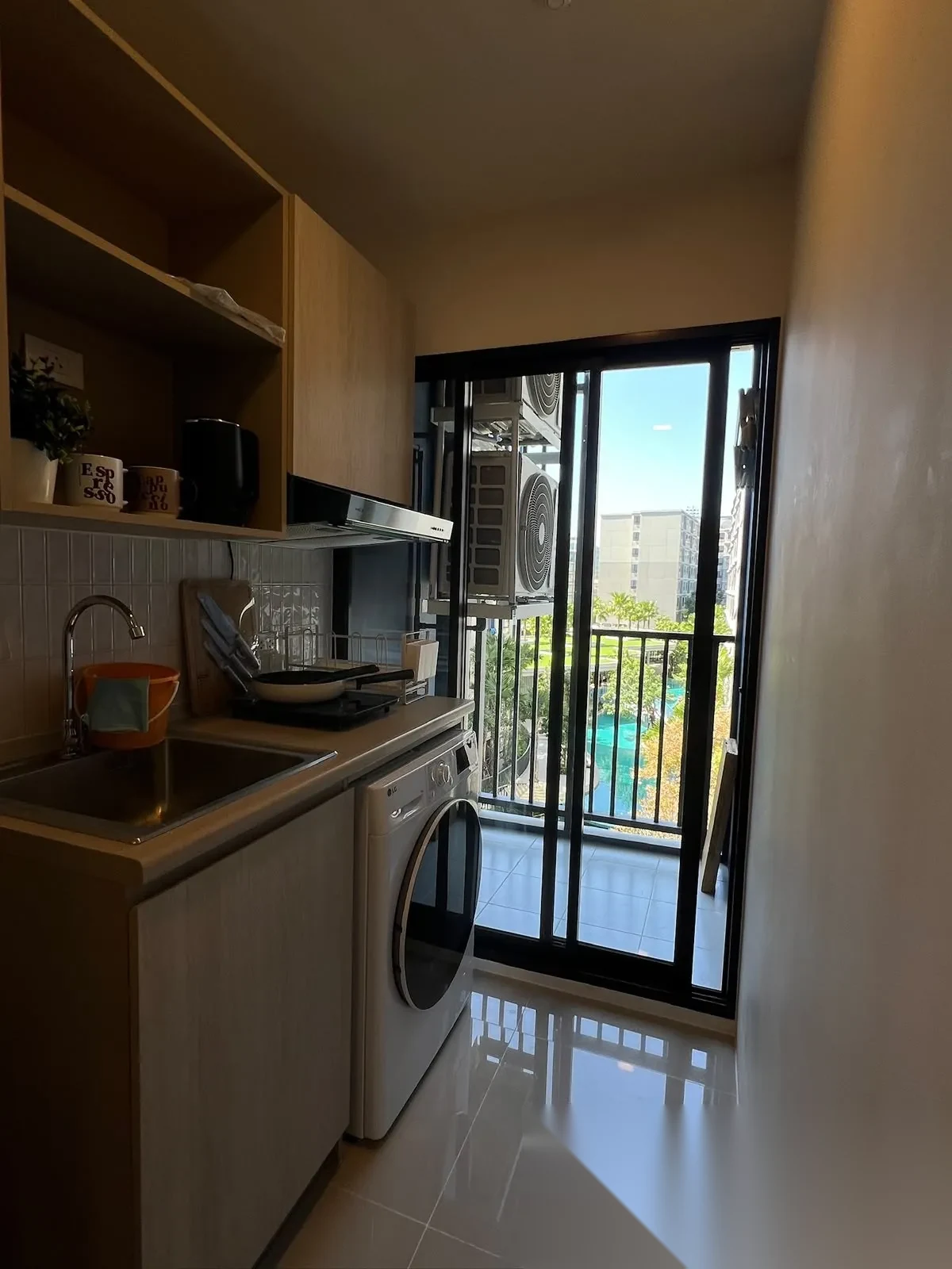 Апартаменты 1BR в ЖК Dcondo Reef Phuket · Кату · Вид на бассейн — фото 8