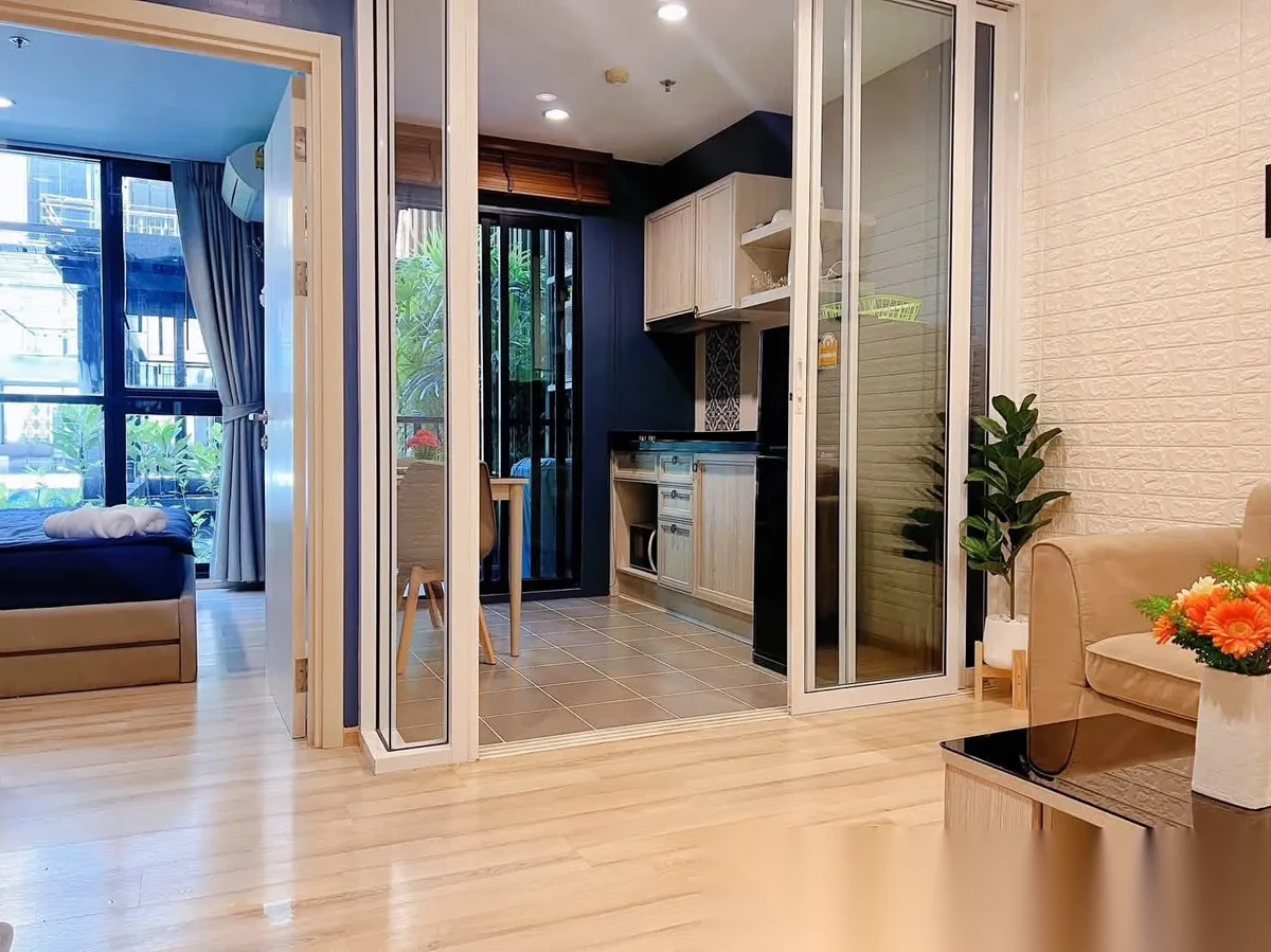 Апартаменты 1BR в ЖК The Base Height · Пхукет-таун · Вид на бассейн — фото 4