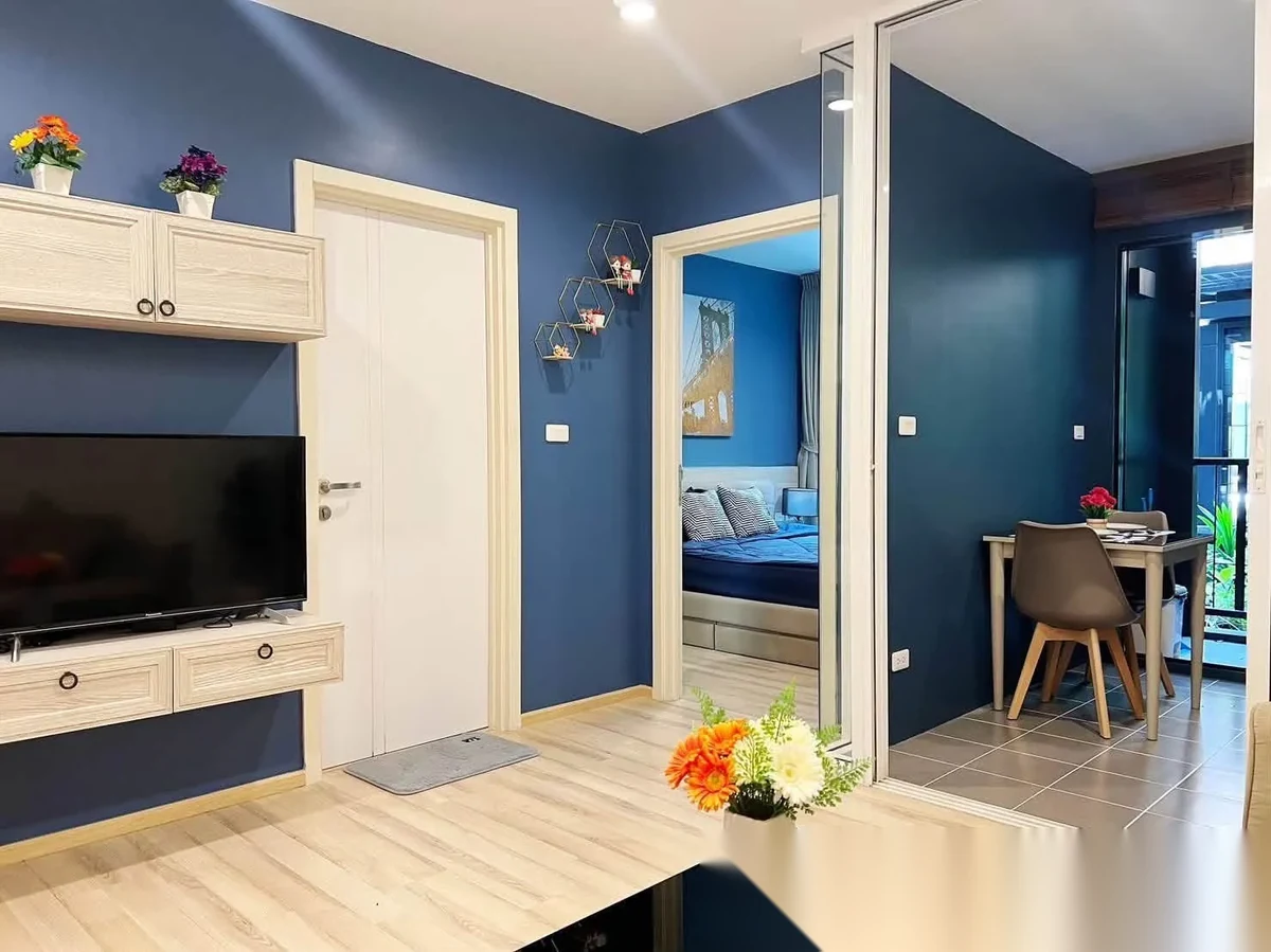 Апартаменты 1BR в ЖК The Base Height · Пхукет-таун · Вид на бассейн — фото 8
