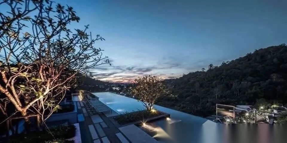 Апартаменты 1BR в ЖК The Base Height · Пхукет-таун · Вид на бассейн — фото 12