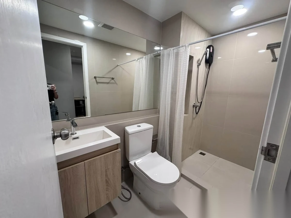 1 Bedroom Apartment for rent at The Cube Amaze complex · Si Sunthon · Pool View — photo 6