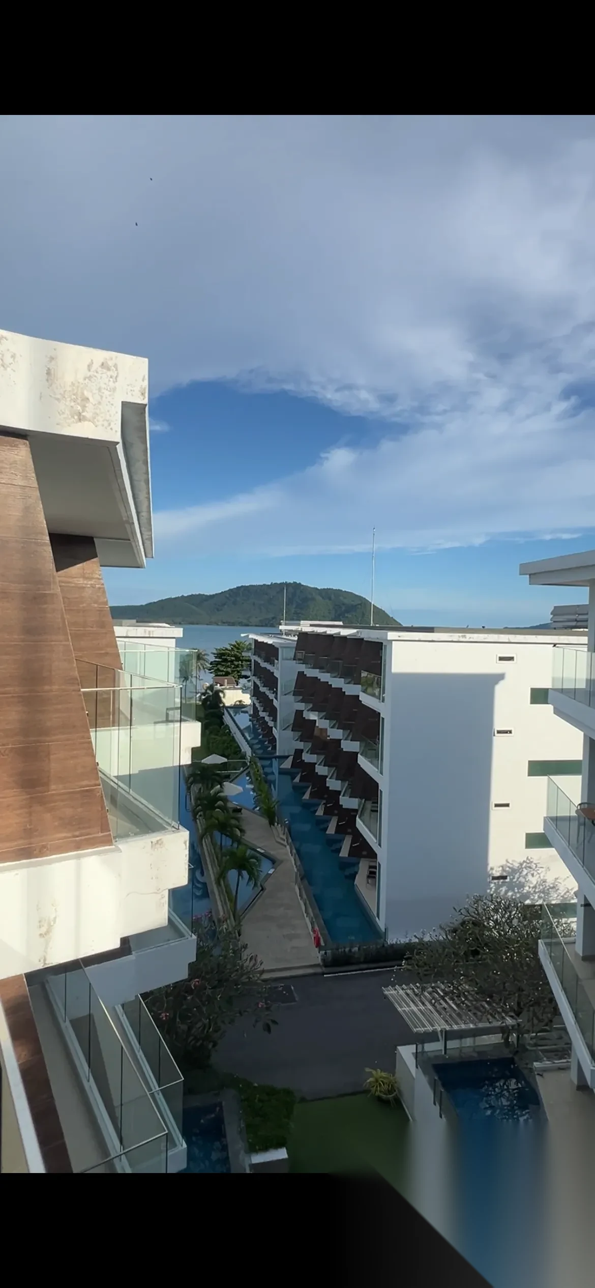 Апартаменты 1BR в ЖК The Beachfront · Раваи · Частичный вид на море — фото 7