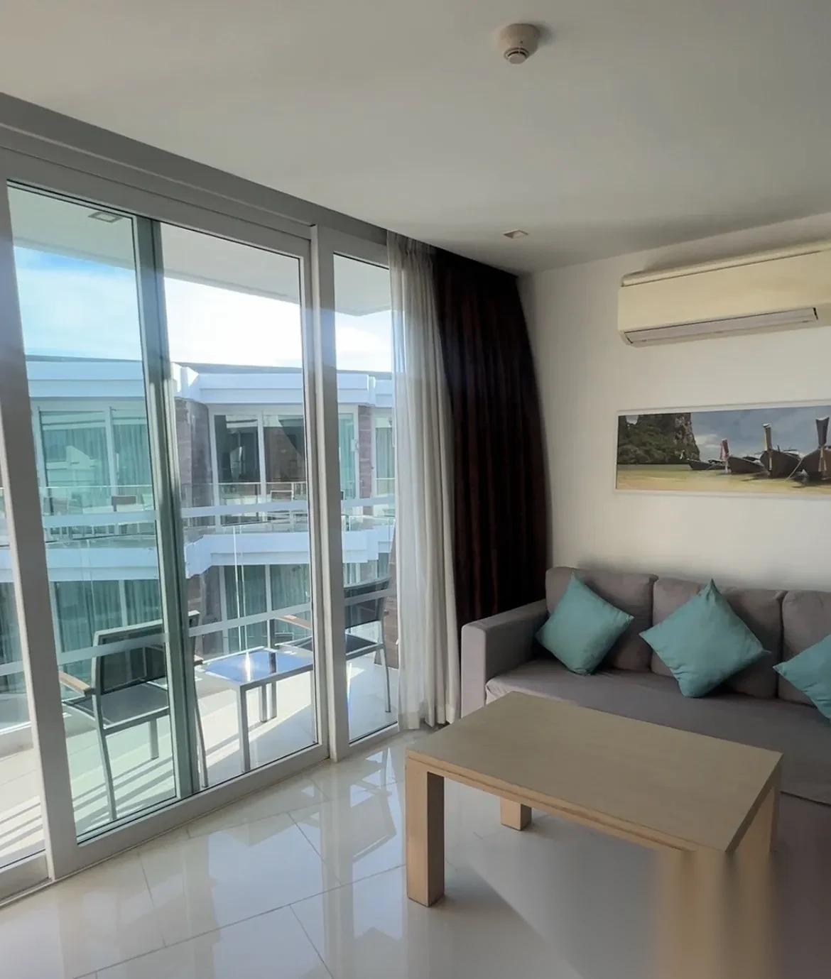 Апартаменты 1BR в ЖК The Beachfront · Раваи · Частичный вид на море — фото 8