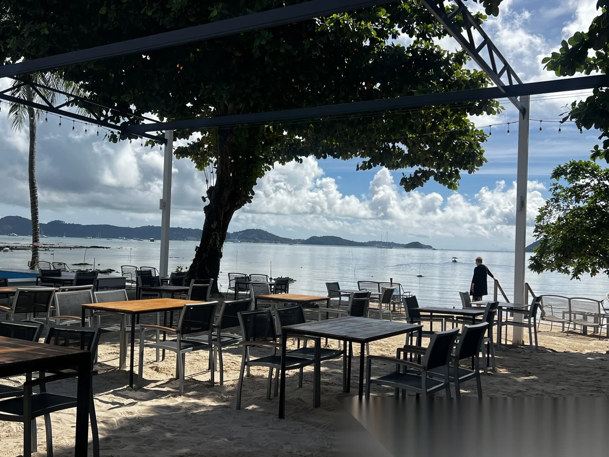 Апартаменты 1BR в ЖК The Beachfront · Раваи · Частичный вид на море — фото 11