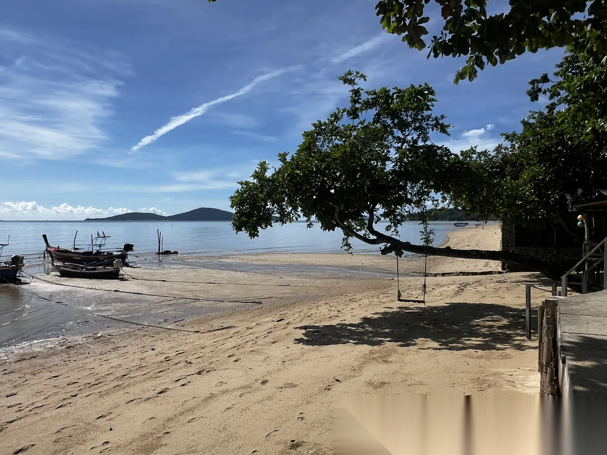 Апартаменты 1BR в ЖК The Beachfront · Раваи · Частичный вид на море — фото 13