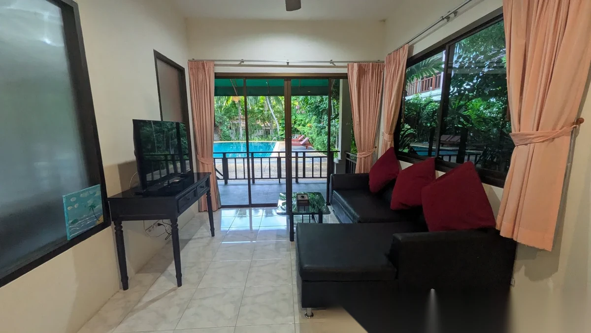Апартаменты 1BR в ЖК Rawai Seaview Condominium · Раваи · Вид на бассейн — фото 2