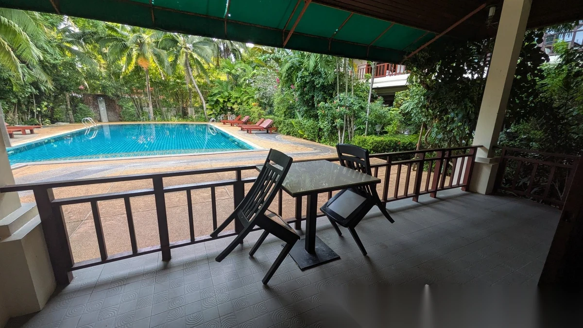 Апартаменты 1BR в ЖК Rawai Seaview Condominium · Раваи · Вид на бассейн — фото 8