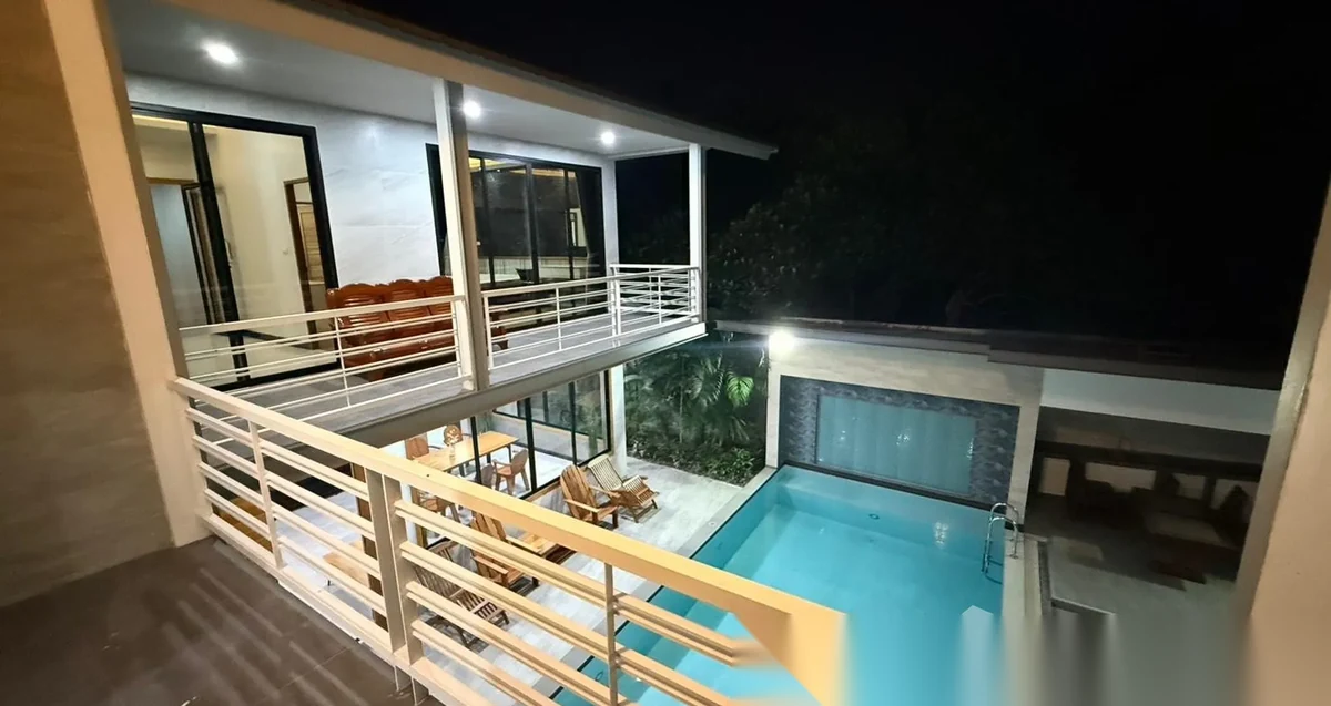 Вилла 4BR в комплексе Beautiful 4-Bedroom Private Pool Villa Surrounded by Nature · Теп Красаттри · Вид на бассейн