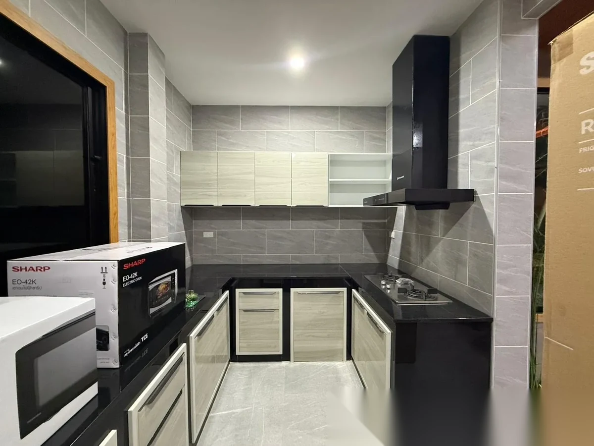 Вилла 4BR в комплексе Beautiful 4-Bedroom Private Pool Villa Surrounded by Nature · Теп Красаттри · Вид на бассейн — фото 8