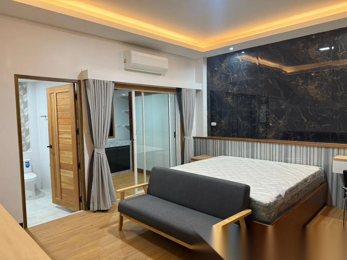 Вилла 4BR в комплексе Beautiful 4-Bedroom Private Pool Villa Surrounded by Nature · Теп Красаттри · Вид на бассейн — фото 9