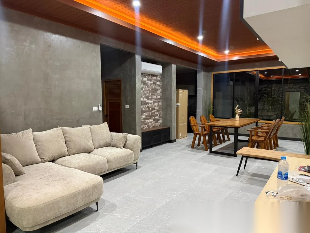 Вилла 4BR в комплексе Beautiful 4-Bedroom Private Pool Villa Surrounded by Nature · Теп Красаттри · Вид на бассейн — фото 11