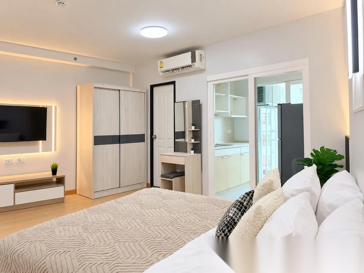 Апартаменты 1BR в ЖК Supalai Park at Downtown Phuket · Пхукет-таун · Вид на бассейн — фото 3
