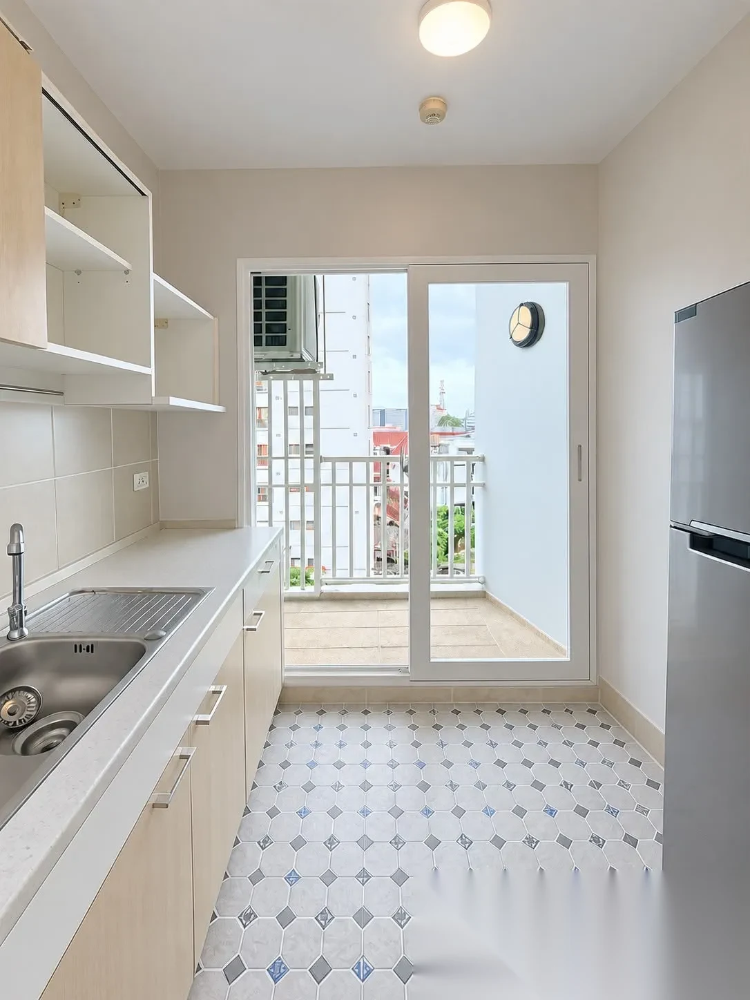 Апартаменты 1BR в ЖК Supalai Park at Downtown Phuket · Пхукет-таун · Вид на бассейн — фото 8
