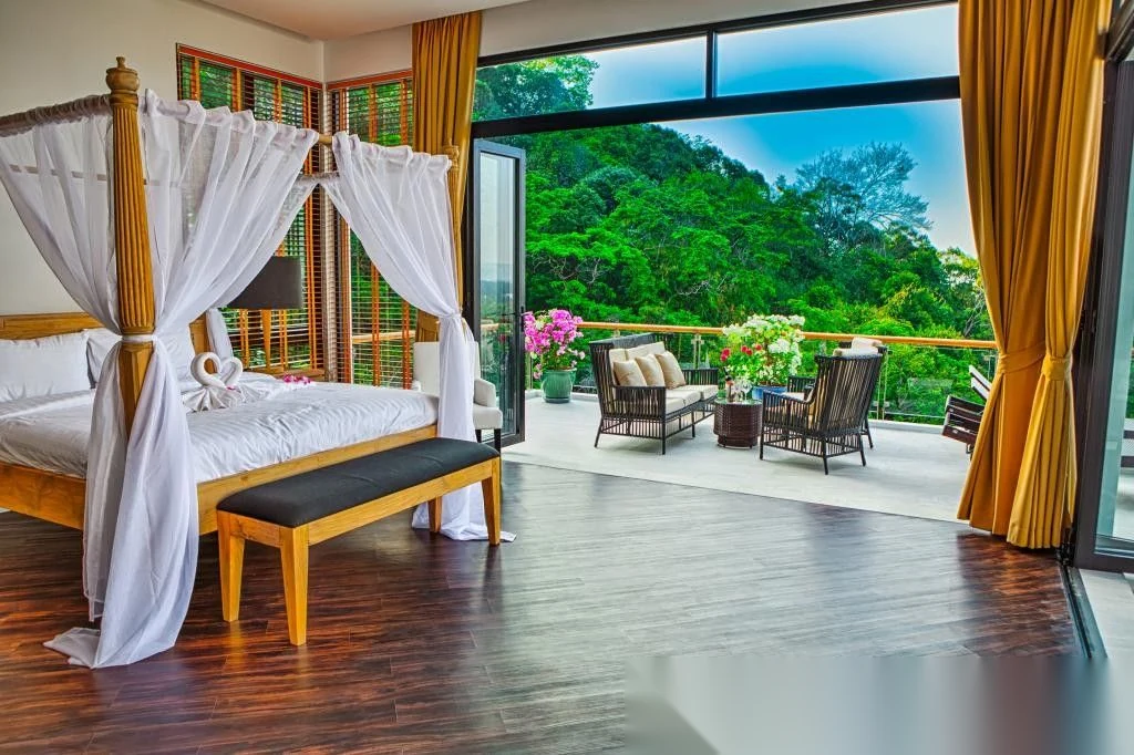 Вилла 6BR в комплексе Grand Villa Luxury · Чернг Тале / Bang Tao · Вид в сад — фото 3