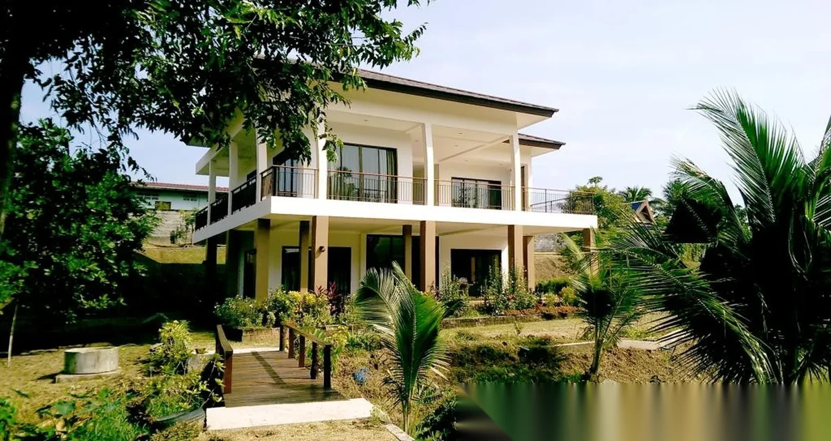 Дом 3BR в комплексе Garden Home · Кату · Вид в сад