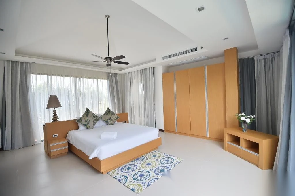 3 Bedroom Villa for rent at The Lake House complex · Si Sunthon · Garden View — photo 7
