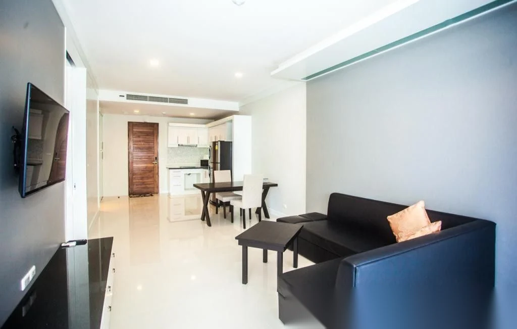 Апартаменты 1BR в ЖК Q Conzept Condominium · Карон · Вид в сад — фото 2