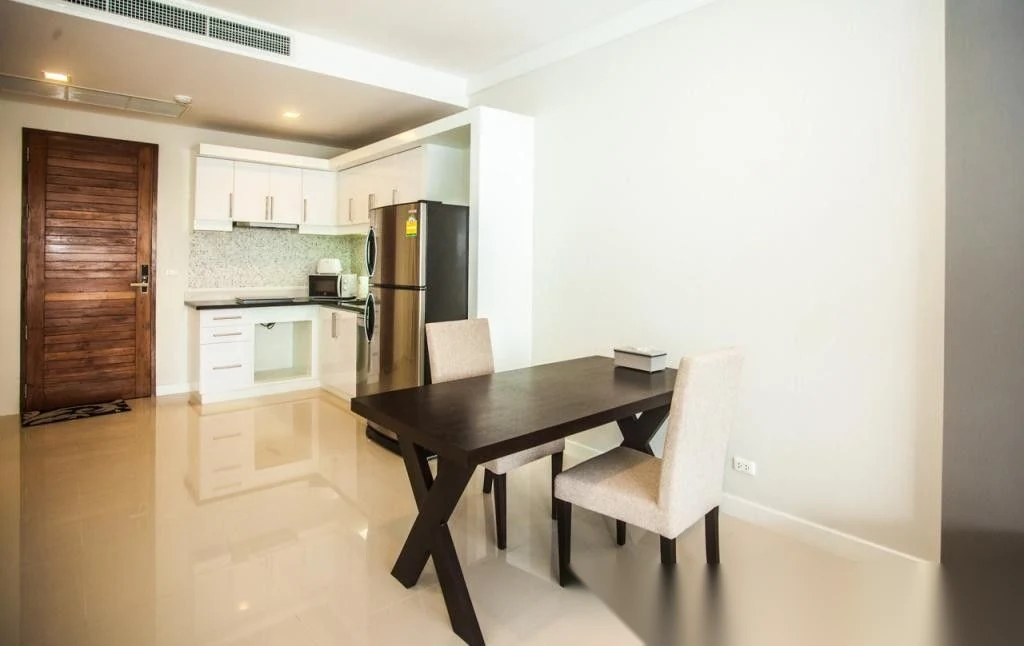Апартаменты 1BR в ЖК Q Conzept Condominium · Карон · Вид в сад — фото 9