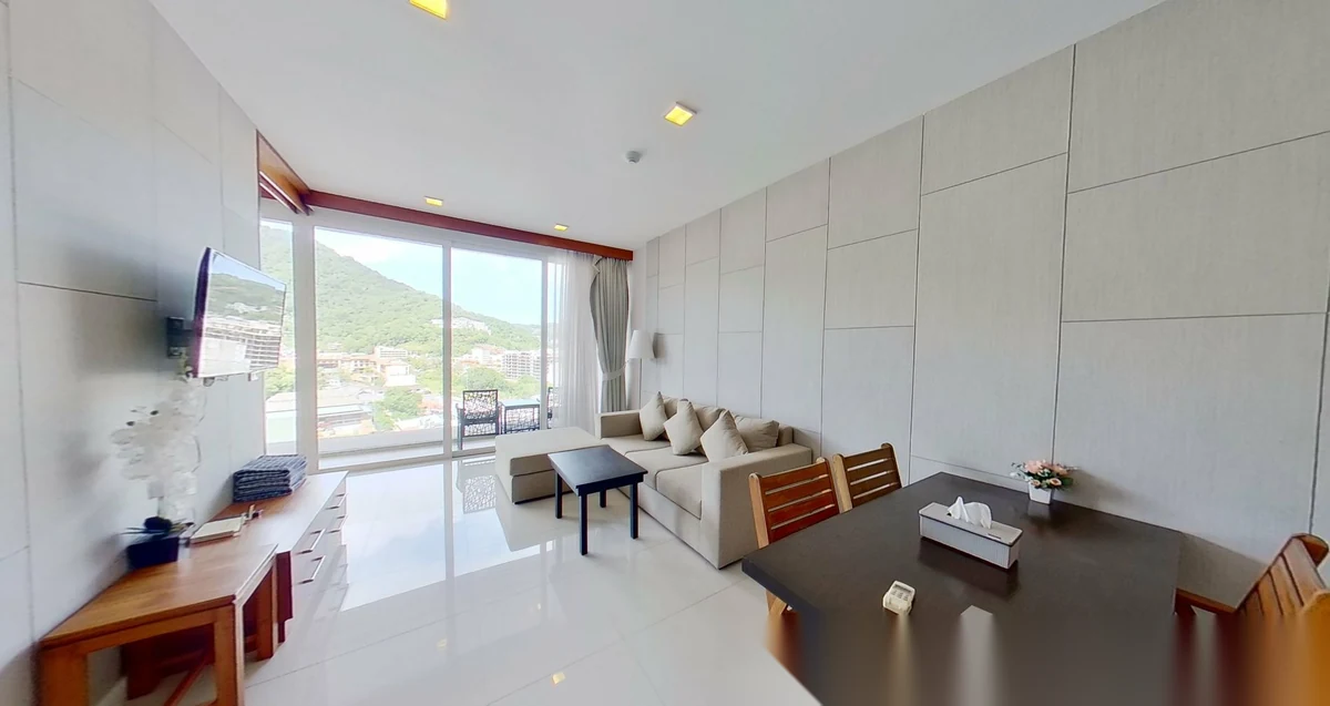 Апартаменты 2BR в ЖК Q Conzept Condominium · Карон · Вид на бассейн