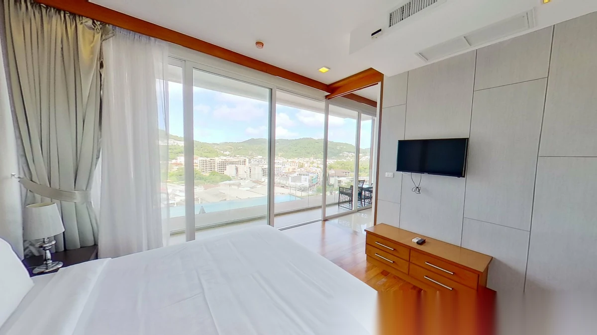 Апартаменты 2BR в ЖК Q Conzept Condominium · Карон · Вид на бассейн — фото 3