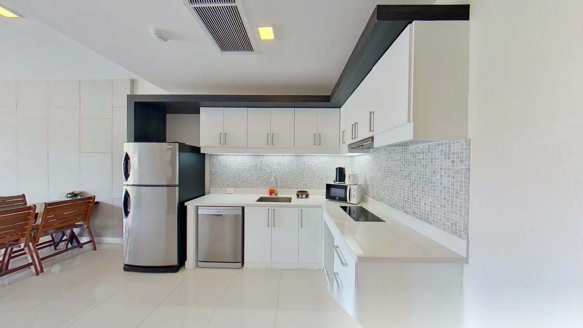Апартаменты 2BR в ЖК Q Conzept Condominium · Карон · Вид на бассейн — фото 4