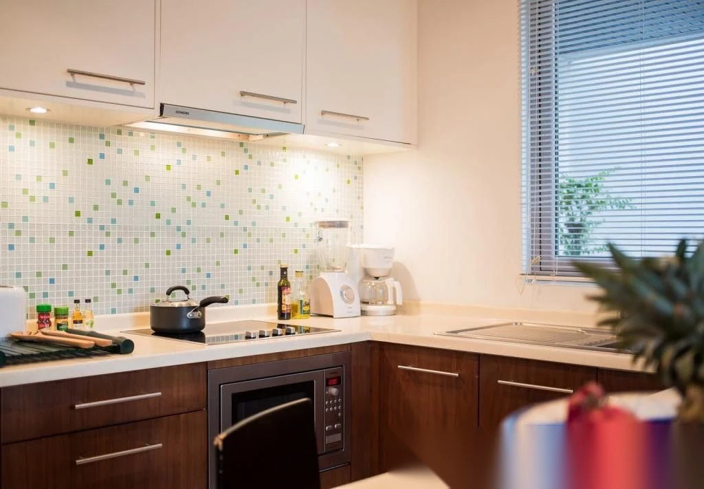 Апартаменты 2BR в ЖК Kata Gardens · Карон · Вид на бассейн — фото 4