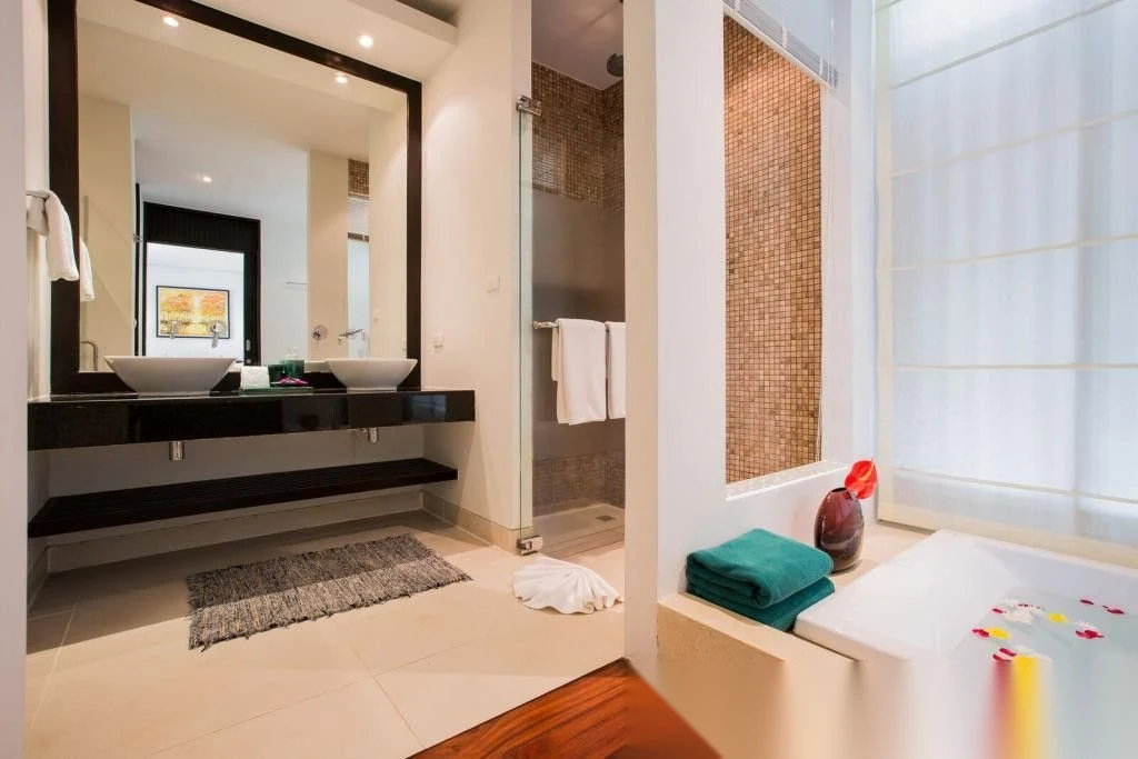 Апартаменты 2BR в ЖК Kata Gardens · Карон · Вид на бассейн — фото 6