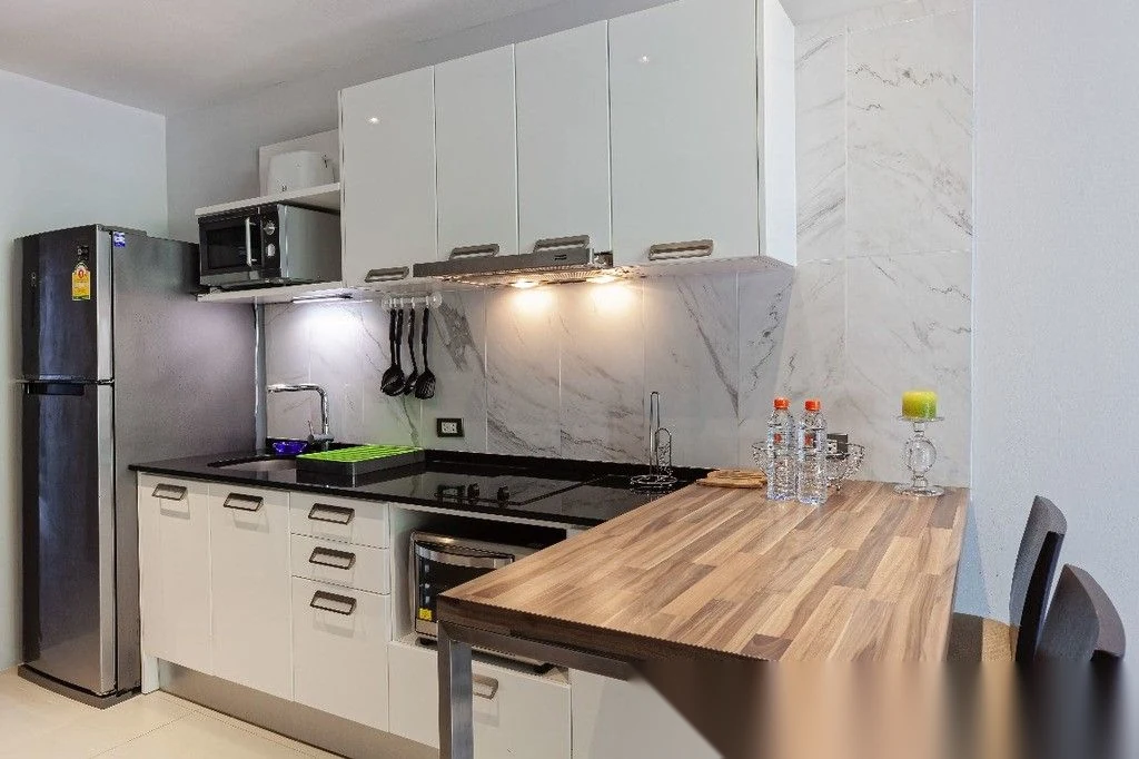 Апартаменты студия в ЖК The Emerald Terrace · Патонг · Вид на бассейн — фото 20