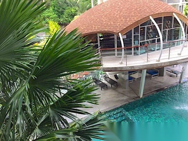Апартаменты студия в ЖК The Emerald Terrace · Патонг · Вид на бассейн — фото 23